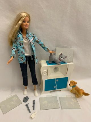 Mattel Barbie doll Pet doctor,  x - ray machine,  4 screens,  cat,  dog 2004 3