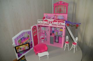 Barbie 2009 Glam Vacation Beach House Fold Out Doll House Furniture Mattel Accys