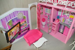 Barbie 2009 Glam Vacation Beach House Fold Out Doll House Furniture Mattel accys 2