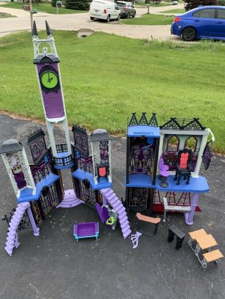Monster High Deadluxe High School Playset - Wow Spooky Doll House Deluxe