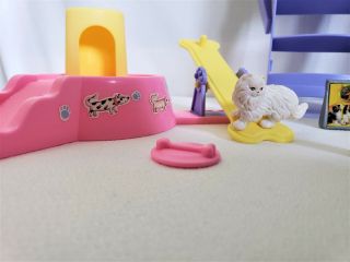 Barbie KENNEL CARE 2001 Play Set Vet Animals Cats Dog Food 3