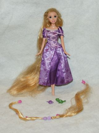 Mattel Disney Princess Rapunzel 11 " Doll W/pascal & Hair Extentions