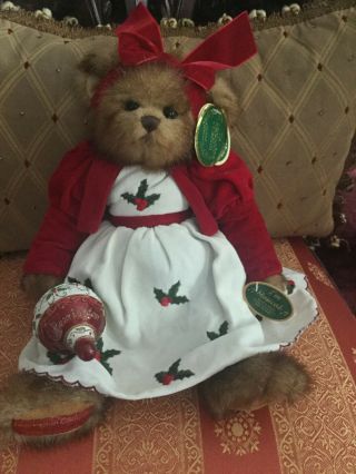 Bearington Bears Christmas " Holly Belle " W/tags.  Retired&musical.  Pristine Rare Wow