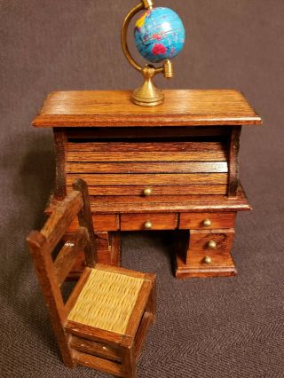 1:12 Dollhouse Miniatures Rolltop Desk Chair And Globe