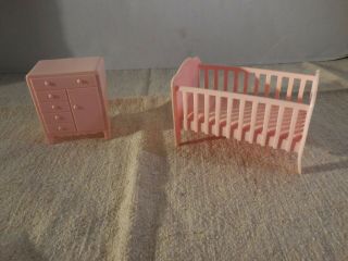 Vintage Marx Plastic Doll House Furniture Pink Baby Crib Dresser
