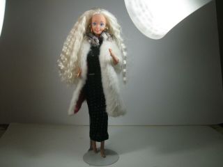 Diva Barbie Blonde Fashion Doll W/microphone & White Fur Coat