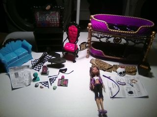 Monster High Room To Howl Bunkbed W/dead Tired Clawdeen,  Coffin Bean Playset.