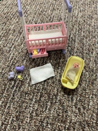 Mattel Happy Family Midge & Baby Barbie Rocking Cradle Crib & Accessories 2002 2