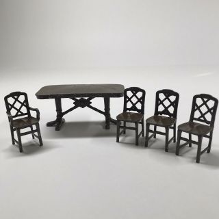 4 Vintage Tootsietoy Dining Room Chairs & Dining Table Metal Dollhouse Furniture
