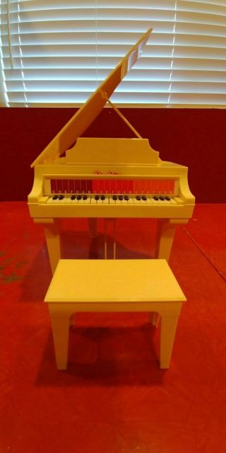 1981 Mattel Barbie Doll Electronic Baby Grand Piano 5085