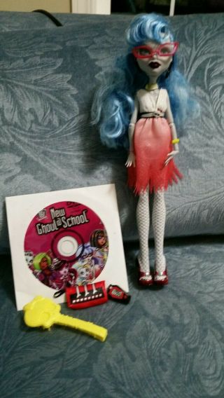 Monster High Ghoulia Yelps Dawn Of The Dance With Dvd,  Brush,  Purse And Phone.