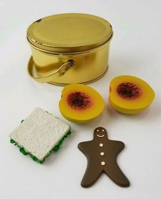 American Girl Samanthas Tin Lunch Box Peach Gingerbread Cookie Sandwich