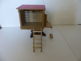 Epoch Calico Critters Sylvanian Families Tree House W/ Ladder,  Roof,  Swing