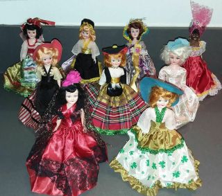 9 Arco Gas Station Promo International Dolls Of The World 1960s - 1970s,  2 Extra
