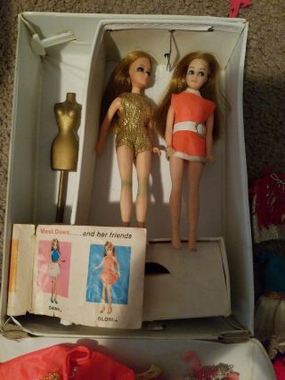 1970 ' s Dawn Dolls,  clothes and accessories with case 2