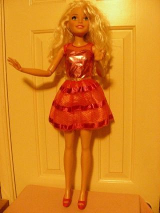 Best Fashion Friends Barbie - Hinged Arms & Wrists; 28 Inches; Rooted Lashes