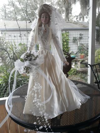 22 " Danbury Porcelain Christian Dior Bride Wedding Dress Display