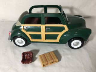 Calico Critters/sylvanian Families Green Woody Car With Suitcase & Baby Seat