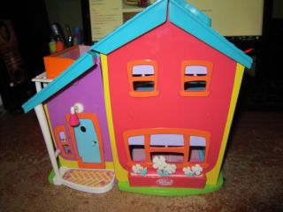 Polly Pocket Magnetic Hanging Out Doll House With Elevator Mattel 2002