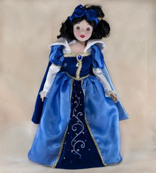 Disney Princess Snow White Brass Key Porcelain Doll 16 " Holiday Jewels Ed.  2003