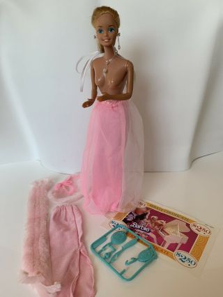 Mattel Pink & Pretty Barbie Doll Taiwan 1981 3554 With Accessories