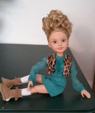 Best Friends Club Doll Kaitlin 18” Doll Aqua Dress Fur Vest Suede Boot 2