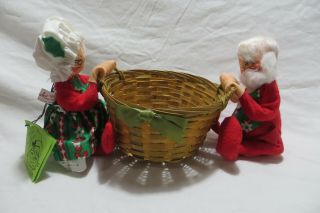 1986 Annalee Dolls Christmas Santa & Mrs.  Claus W/wicker Basket