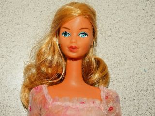 Barbie: Vintage Blonde 1978 Kissing Barbie Doll