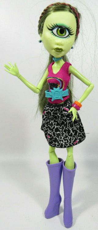 Mattel Monster High Doll Iris Clops " I Love Heart Fashion " Cyclops One Eye