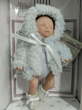 The Ashton - Drake Galleries Baby 4.  5 " Doll " Cute As A Button "