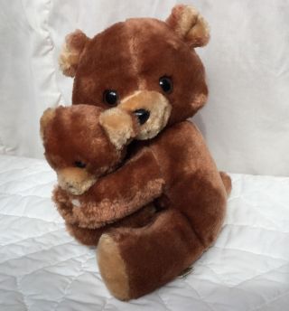 Russ Berrie Plush Teddy Brown Bear 9 " Mom Mother Baby Child Hug Hugging 608
