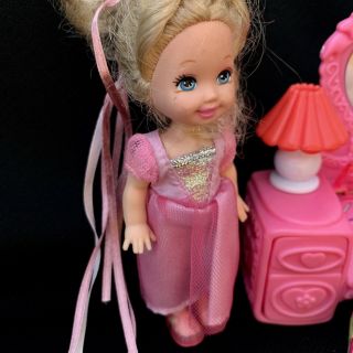 Cute 1994 Mattel Barbie Kelly Princess Doll in Pink Dress & Vanity Makeup Desk 2