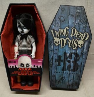 2011 Living Dead Dolls Roxie Series 22 13th Anniversary Mezco Toys Zombie Scary