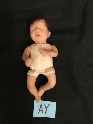 Silicone & Cloth Doll 5 " Mini Micro Preemie Reborn Doll Mini Brown Hair Sleeping