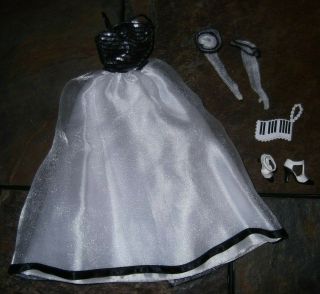 Barbie Doll Clothes - Fashion Avenue White Gown,  Gloves,  Shoes,  Purse