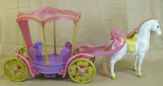 2006 Mattel Barbie Disney Princess Enchanted Musical Horse & Carriage