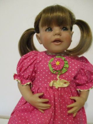 Artista " Pretty As A Picture " 2006 21 In.  Baby Doll With Artista Outfit