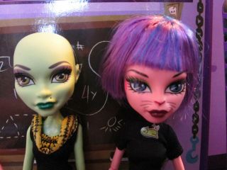 Monster High - Create - A - Monster - Cat & Witch - CAM MH Dolls w/ Outfit - 7y 2