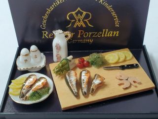 Dollhouse Miniature Reutter Porcelain Fish Board Set 1:12 Scale 1.  630/8