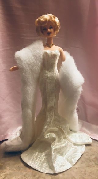 Hollywood Premier 2000 Barbie Doll Marilyn Monroe