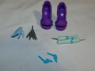 Monster High Replacement Parts Mattel Frankie Stein Hands - Arms - Earrings - Shoes