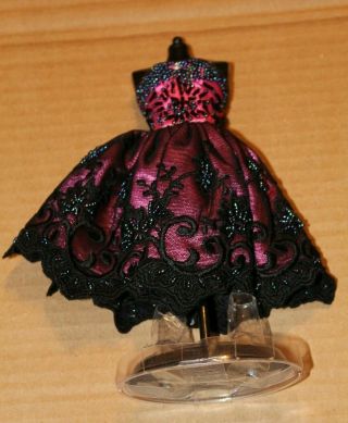Unbranded Pink And Black Dress With Dress Form,  For 11.  5 Inch Doll