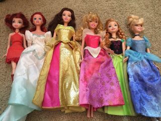 Disney Princess Dolls—lot Of 12
