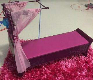 Mattel 2006 Barbie Doll Pink/purple Canopy Bed W/ Hanging Chandelier & Curtains