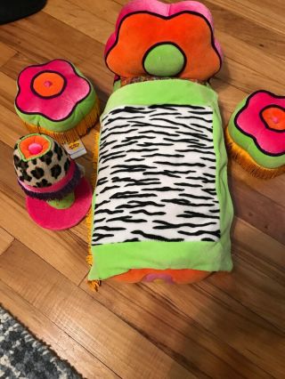 Groovy Girls Bed,  Lamp,  And 2 Ottomans Manhattan Toy Plush