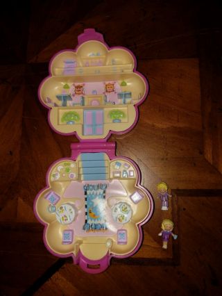 Polly Pocket Restaurant With 2 Characters 1990 Bluebird Toys.