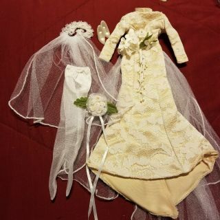 1999 Mattel All My Children Erica Kane Champagne Wedding Dress,  Pre - Owned,  Vgc.