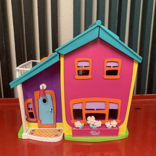 Polly Pocket Magnetic Hanging Out Doll House With Elevator Mattel 2002