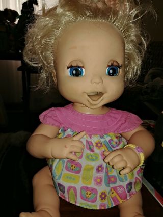 2006 Hasbro Baby Alive Blonde Soft Face Doll Interactive 16 "