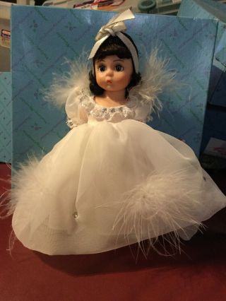 Madame Alexander Snow White Doll In White Dress 495
